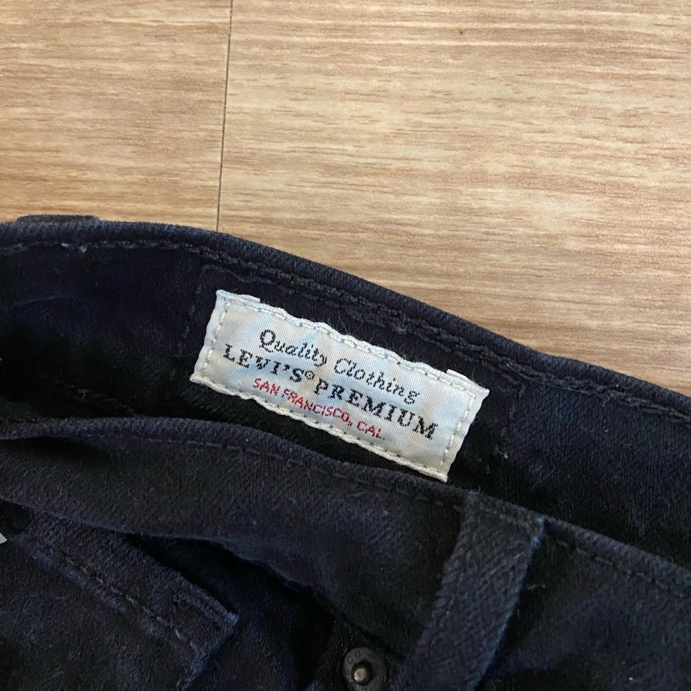 Levi’s High Rise Straight - Picture 4 of 5